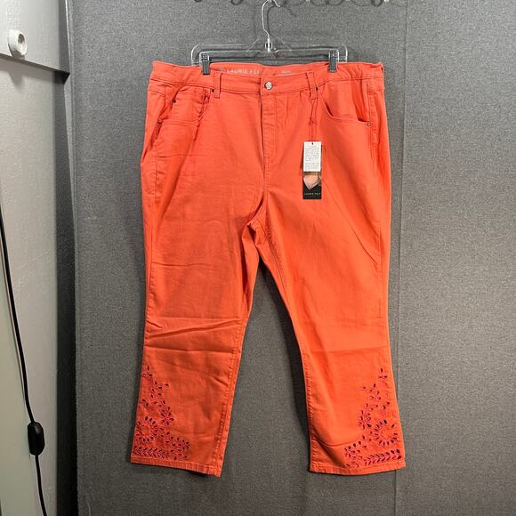 Laurie Felt Regular Daisy Floral Embroidered Ankle_Jeans Light Coral Plus 24 - Picture 1 of 14